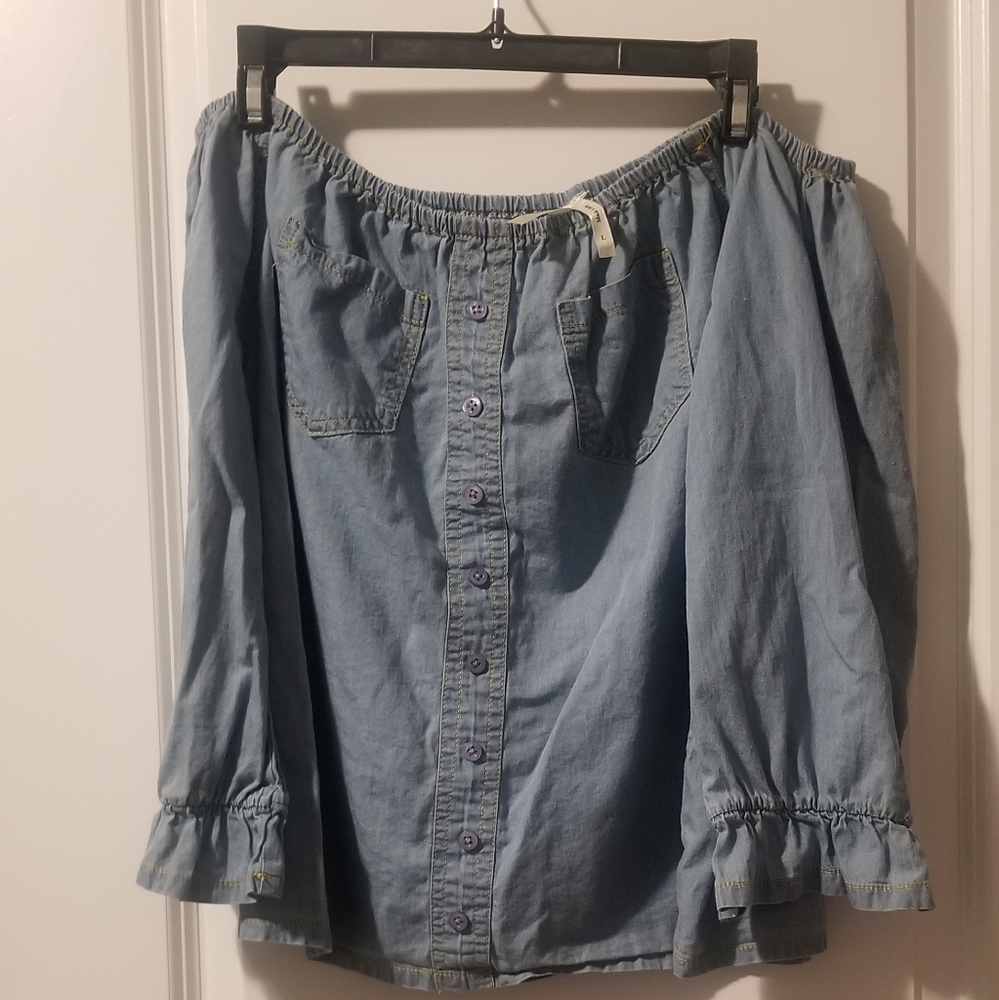 Light Blue Jean Shirt / Size Large